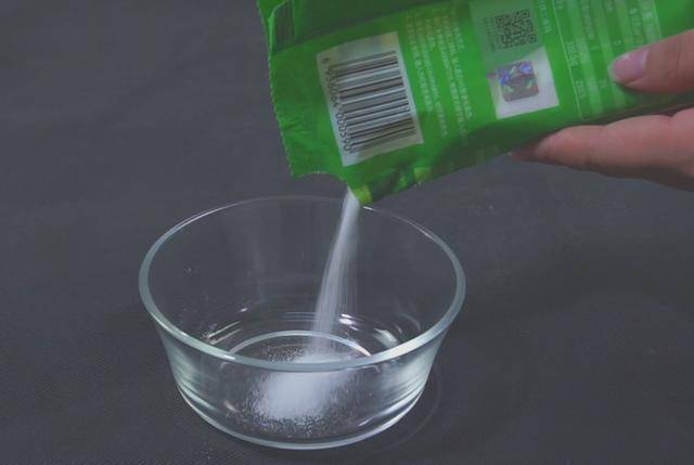 臉上長脂肪粒不要用手擠，教你3個小妙招，就能快速去除脂肪粒！ !
