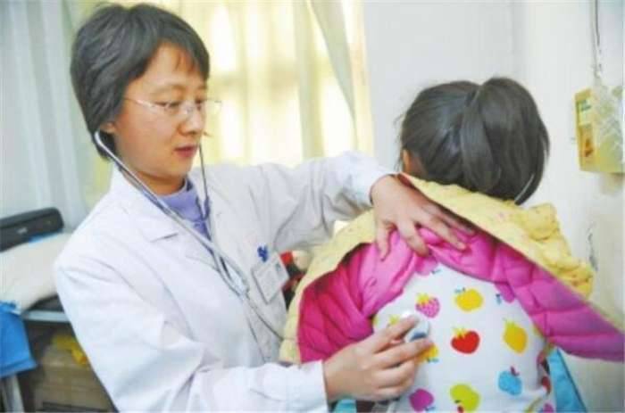 14歲兒子半夜對我說：媽媽，跟爸爸離婚吧，我受不了保姆阿姨了