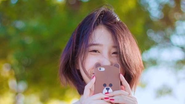 婚禮結束，婆婆找我要回一半的改口費，我給她後改口叫老太婆