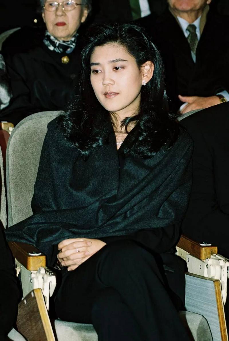 三星總栽女兒嫁保全，丈夫卻二度自殺！要求70億離婚，婚姻不幸，她還是把人生活得優雅亮麗！