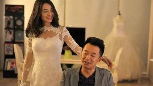 媽媽去世一個月後父親和繼母結婚，7年後繼母告訴我一個秘密