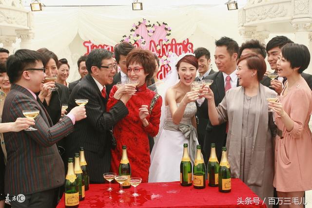 因為拆遷和姑姐鬧僵多年，兒子結婚她來大鬧兒子婚禮，索要份子錢