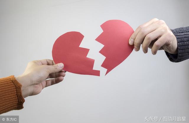 女友帶我回家吃餃子，她母親讓我看水開了沒有，結果我傷心離開