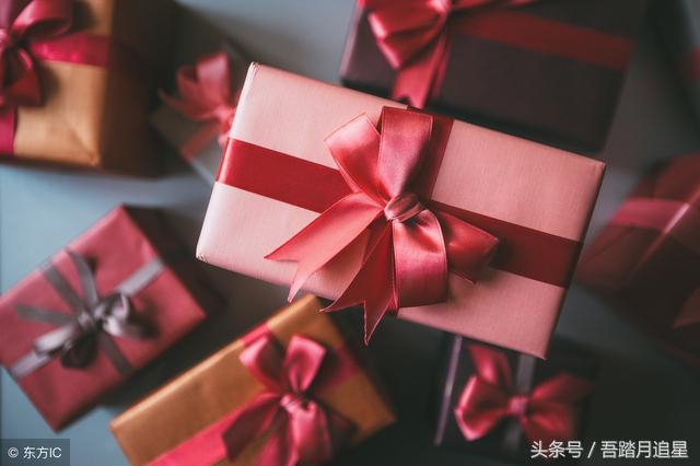 女友帶我回家吃餃子，她母親讓我看水開了沒有，結果我傷心離開