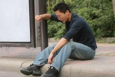 我拋棄農村老婆，娶了城裡情人，3年後再見前妻，我淪為村裡笑話