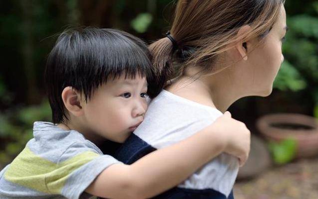 孩子見到娘，沒事哭三場：揭秘「只要媽媽在，孩子就不乖」的原因