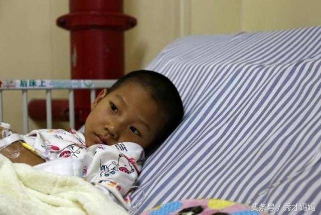 兒子治病要5萬，婆婆說沒錢，我賣掉鑽戒，繳費時愣了
