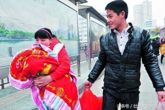 兒子治病要5萬，婆婆說沒錢，我賣掉鑽戒，繳費時愣了