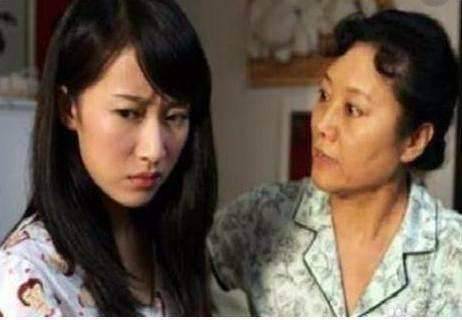 兒子治病要5萬，婆婆說沒錢，我賣掉鑽戒，繳費時愣了