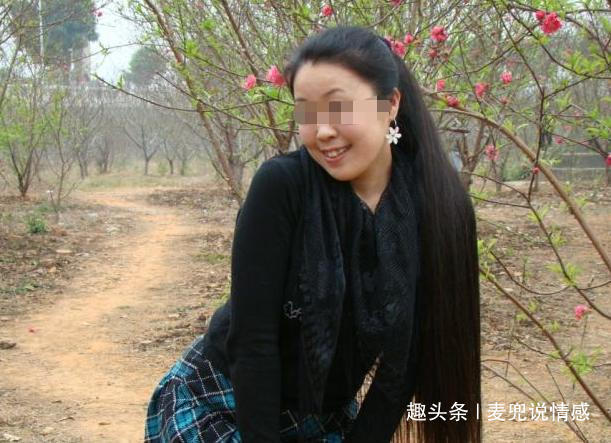 妻子肇事逃逸，丈夫頂罪入獄，出獄回家看到臥室窗簾後人影，蒙了