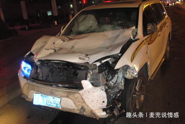 妻子肇事逃逸，丈夫頂罪入獄，出獄回家看到臥室窗簾後人影，蒙了