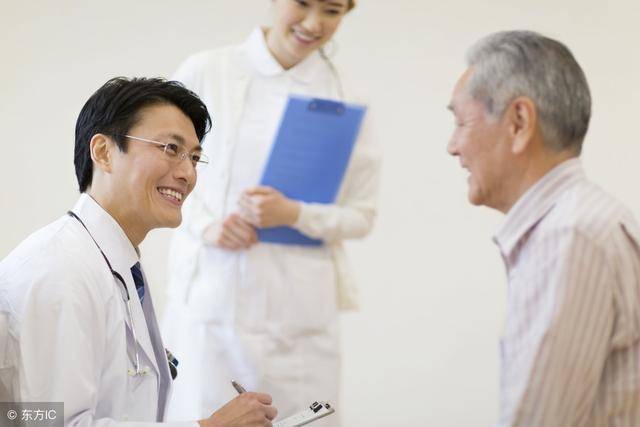 我生了兒子，老公和我離了婚，如今前夫想認親，兒子說你不配