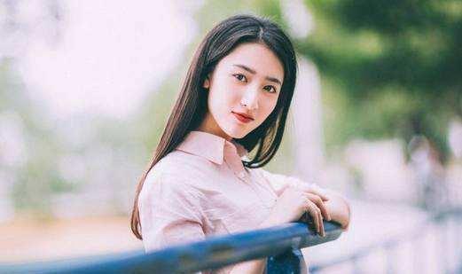 離婚時得一套房，前夫另補償我五萬，弟弟結婚我去取錢隨禮時愣了