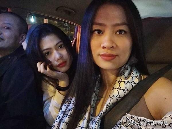 繼母為女兒征男友，網友看到合照後，卻想要繼母的聯繫方式！