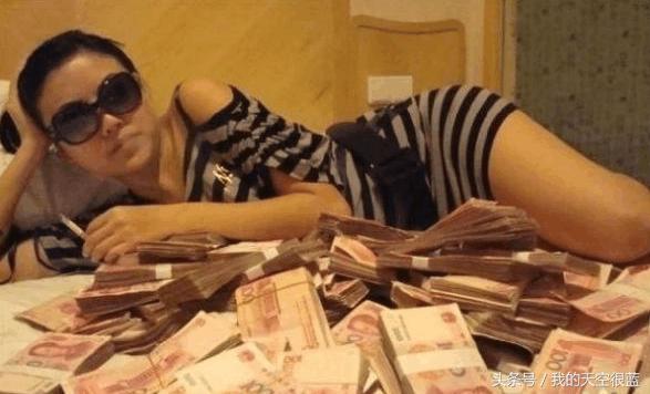我老公帶著情人住在我隔壁逼我離婚，我只說了三個字，小三嚇的帶50萬求我別離！！