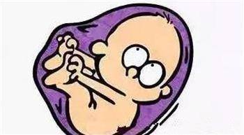 爸爸竟和女兒一起洗澡，意想不到的是媽媽竟然要赤裸著身體走進浴室！！