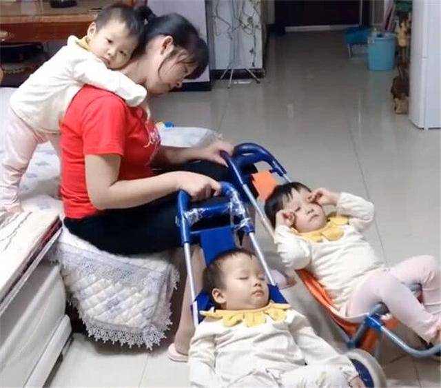 妻子和母親照顧3胞胎，妻子經常抱怨累，回家看到場面丈夫淚目