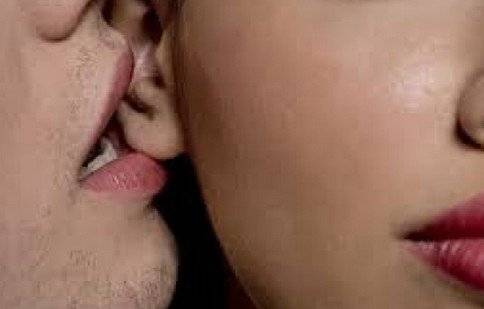 男人最想咬的女性十個部位，第一名沒想到竟然是...