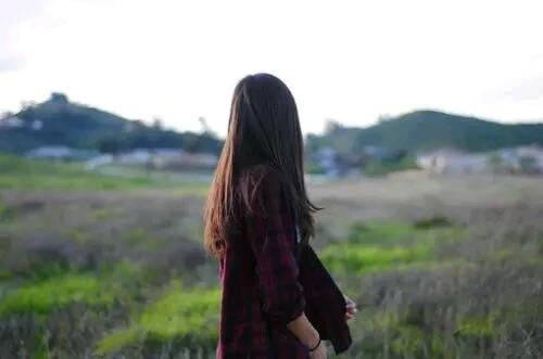老公掀翻嫂子的飯桌，背走父親，哥哥哭著求父親回家