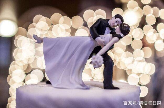 結婚前一天，父親的公司宣布破產，看到未婚妻的做法，我紅了雙眼