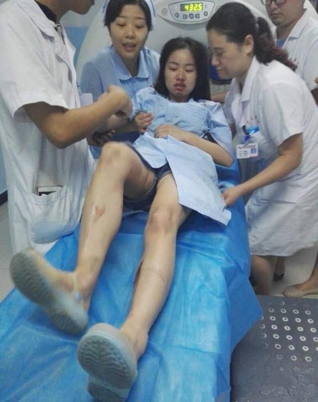 女兒車禍住院，女婿一個月不露面，俺勸離婚，護士一話俺自抽嘴巴