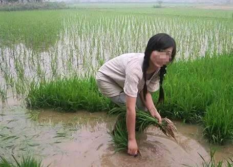 有了錢的小叔子，常年不回家，出了意外被送回家，我罵他自私
