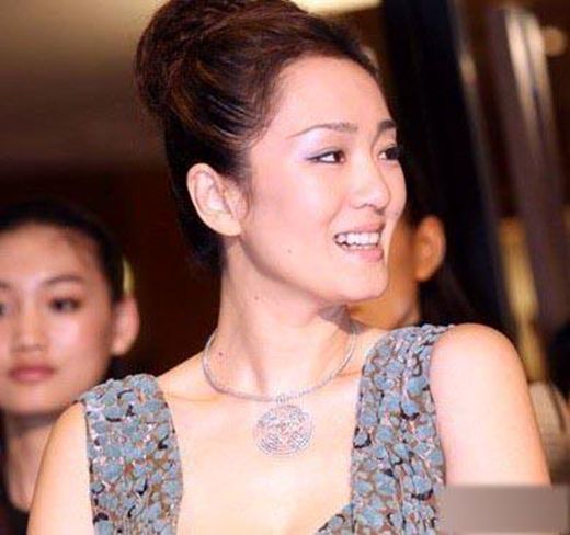 會有生理反應？揭秘女星拍激情戲的隱秘細節!