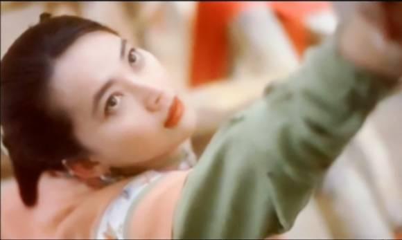  她曾是台灣四大美女之一，當年逼得林青霞自殺， 後戀上黑幫大佬，如今竟然變成了…
