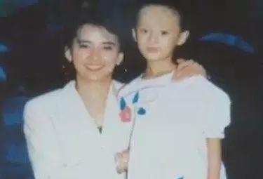  她曾是台灣四大美女之一，當年逼得林青霞自殺， 後戀上黑幫大佬，如今竟然變成了…
