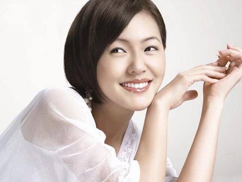 她嫁大16歲老公五年生四胎，還學老外從不坐月子，34歲的她比50歲老公還顯老！