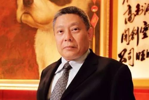 19歲敗光一個億，卻因一隻狗年賺百億成首富，百折不撓的他是臺灣人的驕傲