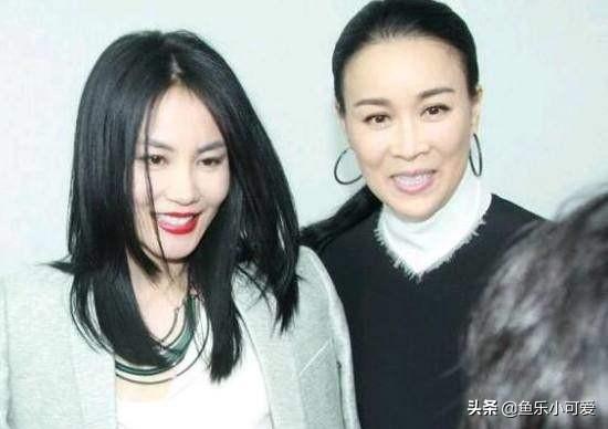 那英和王菲的女兒相差3歲，差距一目了然，輸的太慘！