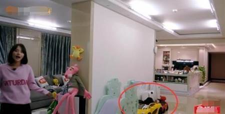 【最美妃子Super豪宅內部大曝光!】客廳是小型遊樂園,浴室大到會迷路?!網哭:廁所都買不起~