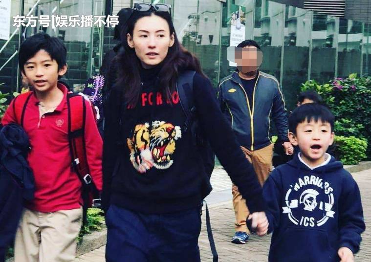 張柏芝為滿足兒子願望，懇求謝霆鋒一起過元宵節，六個字令人心酸！