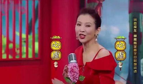她們都是香港小姐出身，長相神似雙胞胎，兩人還都與周星馳有合作