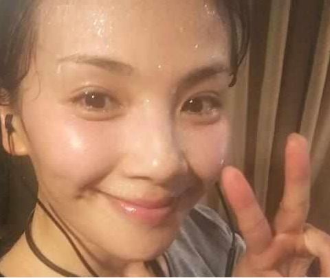 幫劉濤還清3億債務的師父，56歲成圈中大姐，趙本山都禮讓三分