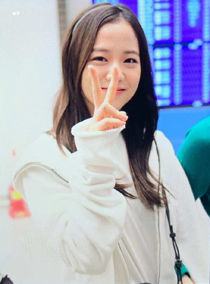 [BLACKPINK][新聞]190225 韓國solo新紀錄JENNIE《SOLO》舞蹈版視頻油管播放量破億！