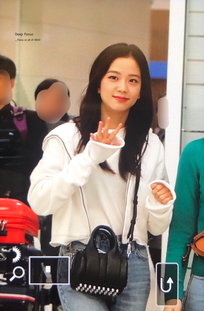 [BLACKPINK][新聞]190225 韓國solo新紀錄JENNIE《SOLO》舞蹈版視頻油管播放量破億！