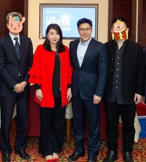 郭晶晶終於不低調了！穿金戴銀與丈夫出席活動，豪門氣場不輸李湘！