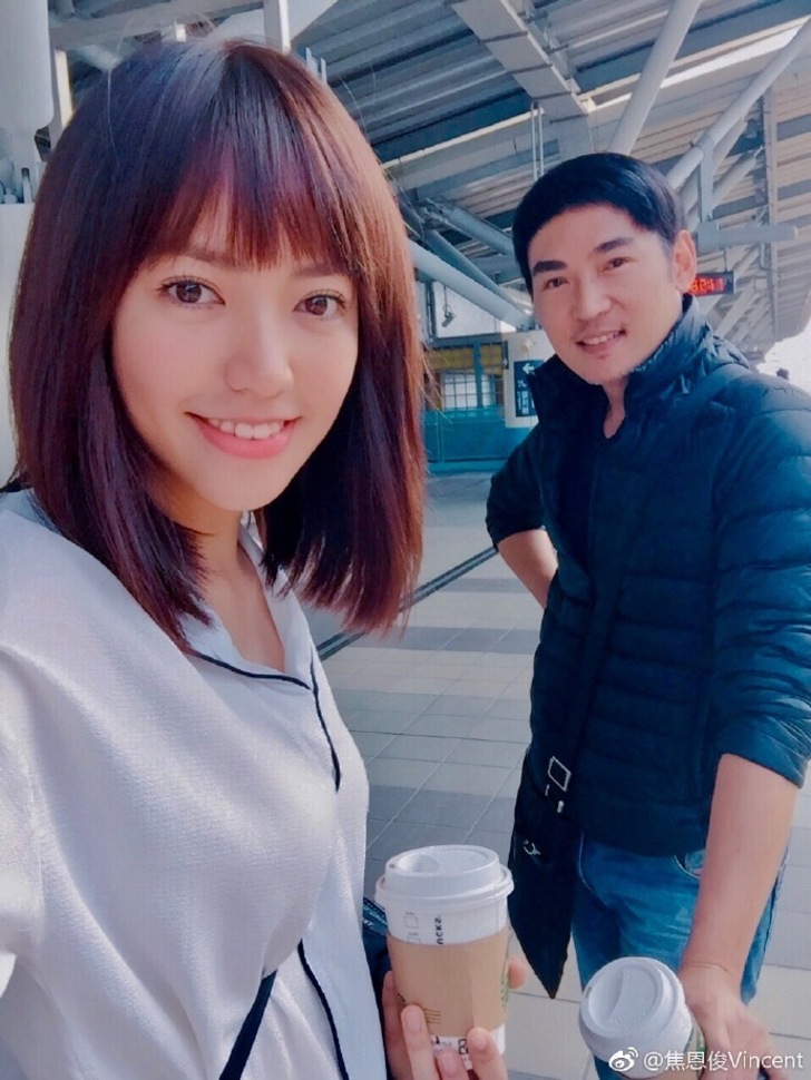 焦恩俊為了女兒捨棄「億萬家產」淨身出戶，如今迎娶「舊愛」的朋友， 一家人「顏值」都讓人無話可說....