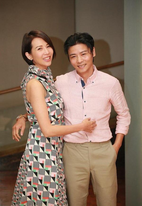 鄭佩佩女兒原子鏸大婚：朱茵、陳法蓉、蔡少芬、張晉等到場祝賀!