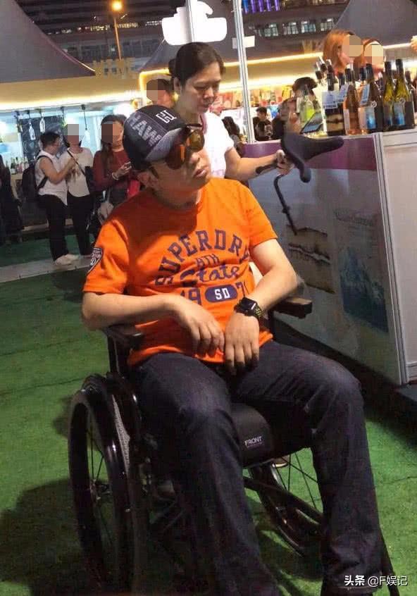 黎姿弟弟從癱瘓中慢慢康復，不但能站立還能手拿冰棒慢慢吃！
