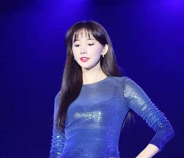 林志玲終於換髮型，剪空氣劉海更甜美減齡，44歲美得還像個小姑娘 
