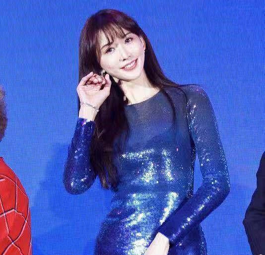 林志玲終於換髮型，剪空氣劉海更甜美減齡，44歲美得還像個小姑娘 