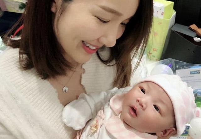 王祖藍女兒正臉照，鼻樑高挺櫻桃小嘴，女兒側臉清晰鼻子像極了爸爸 