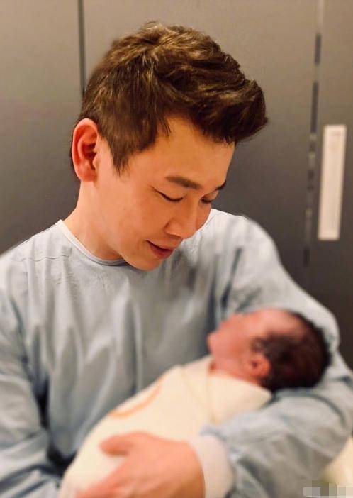 恭喜！49歲陶喆宣布兒子出生，老來得子髮長文難掩激動心情 !