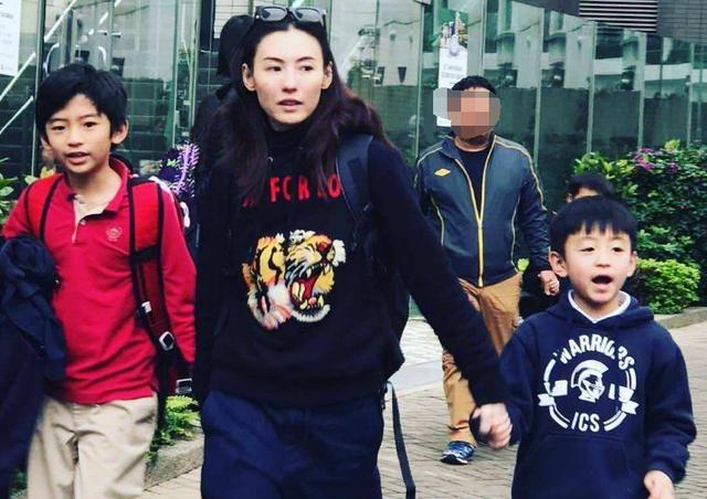 張柏芝分享孕期細節，曾感到無助又空虛，意外暴露「小王子」近況！