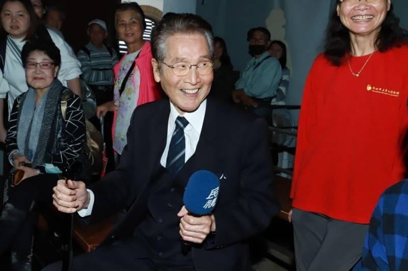 76歲石英「4年沒接八點檔」健康狀況曝光　16年前「兒子捐肝救父」他淚謝慶重生