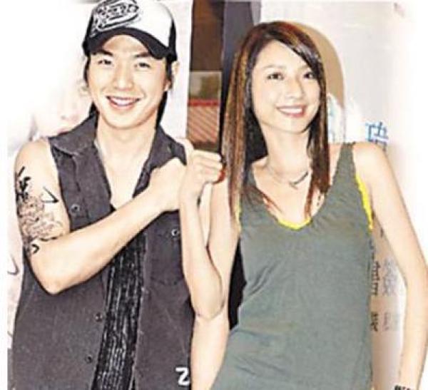 他曾經是偶像劇王子，女友車禍去世後，他代替她盡孝了七年，談過八段感情卻從不承認，現在竟然認了「她」
