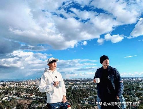 周杰倫曬娃，催專輯大隊喊話：新專輯叫《以兒之名》嗎？